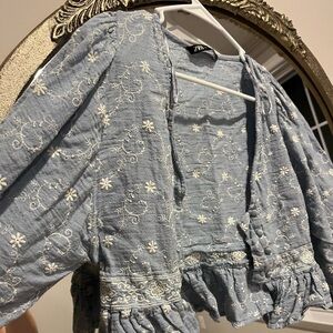 Embroidered cropped zara shirt, S